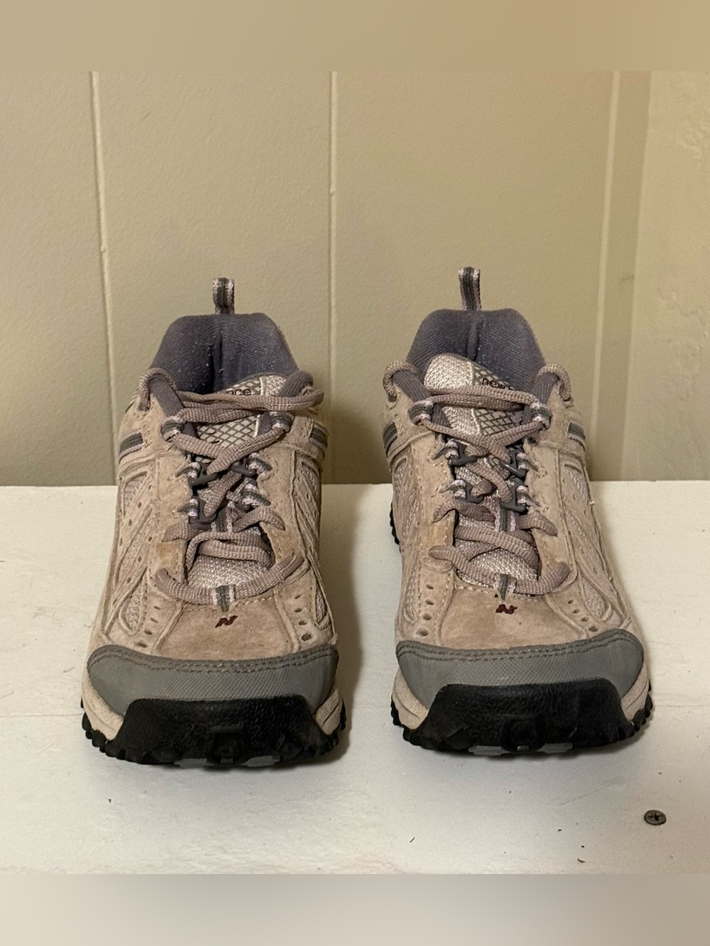 New Balance Beige and Gray Women's Trail Sneakers (6)